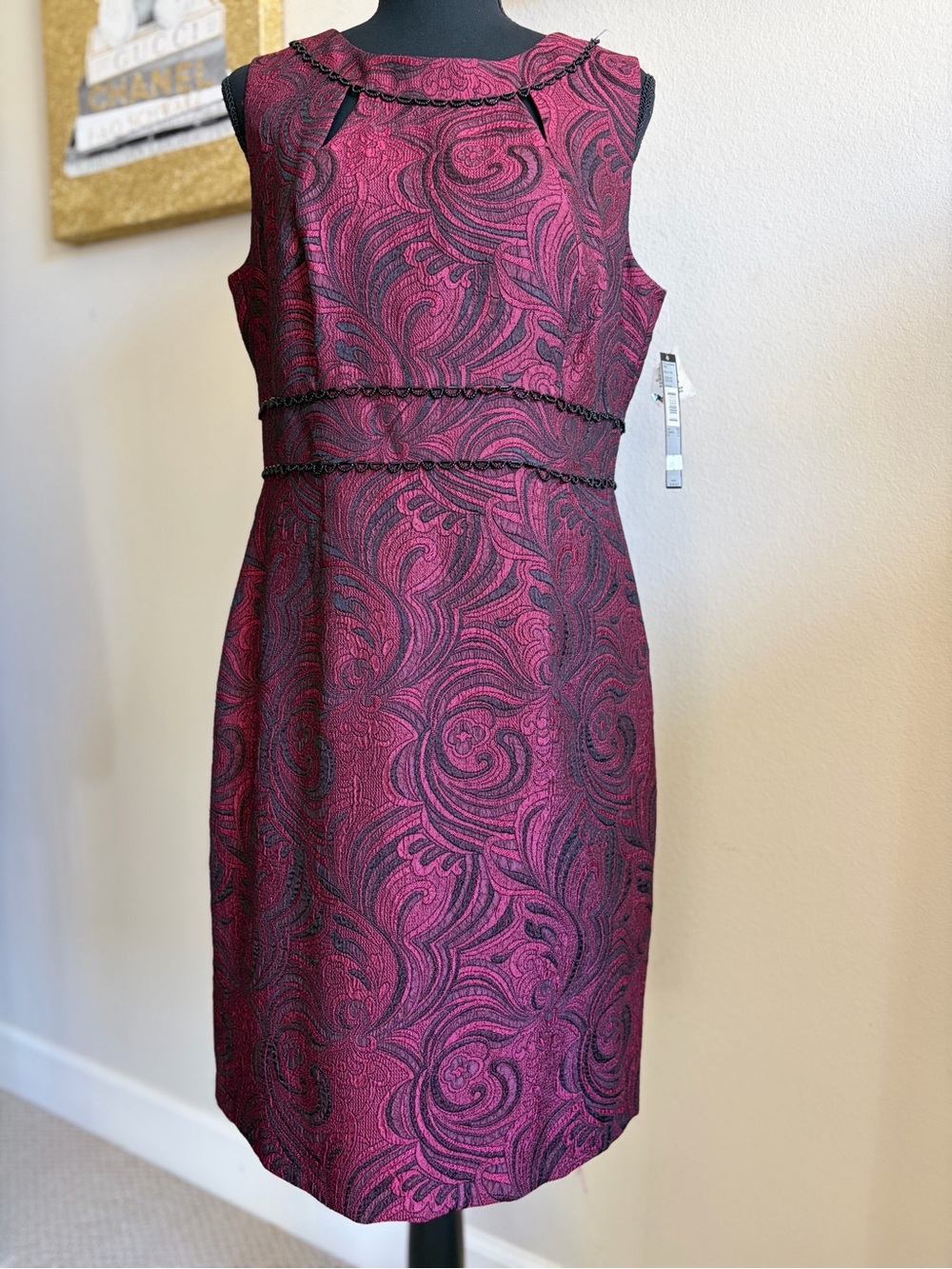 Tahari Arthur S. Levine Merlot Red Jacquard Beaded Cocktail Dress Size 10 NWT